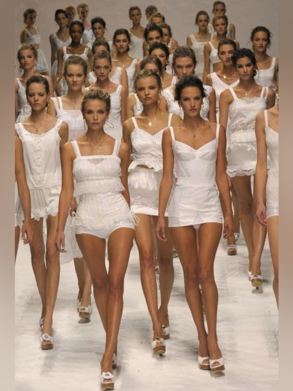 dolce&gabbana corset ss2011 lace up top - Picture 4 of 15